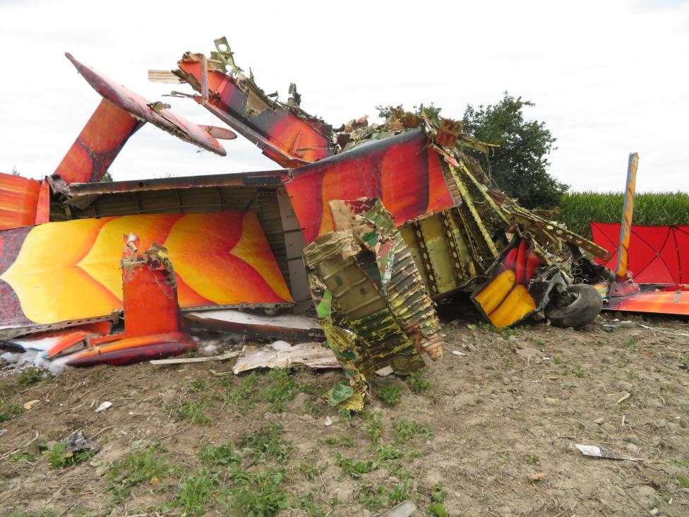 Szczątki samolotu SKYVAN SC-7 na miejscu zdarzenia (fot. PKBWL)