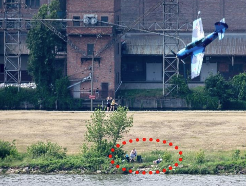 Katastrofa Jak-a 52 SP-YDD w Płocku fot. PKBWL