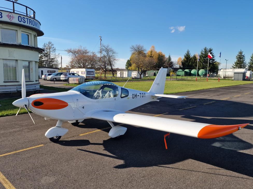 Viper SD4 RTC - nowy samolot Aeroklubu Ostrowskiego (fot. Aeroklub Ostrowski)