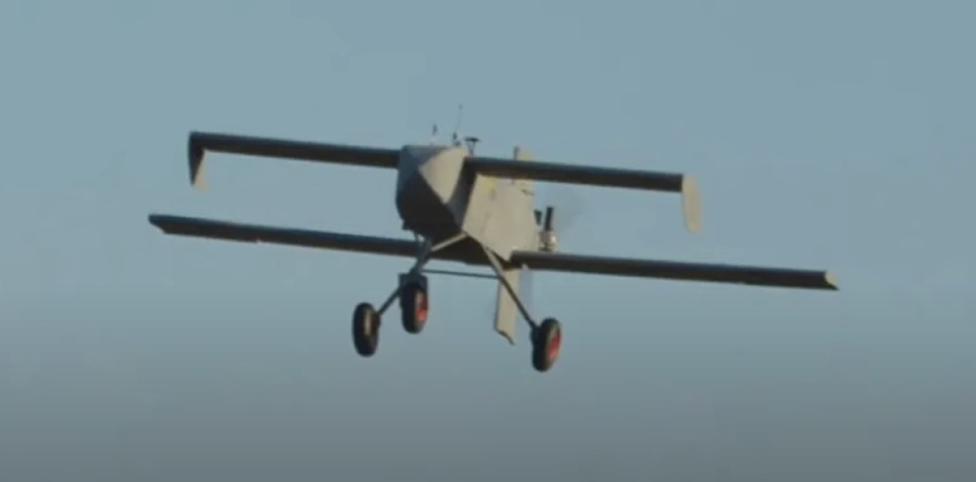 AQ 400 Scythe - dron kamikadze w locie produkowany przez firmę Terminal Autonomy (fot. kadr z filmy na youtube.com)