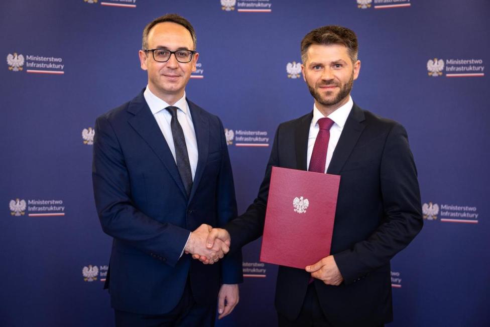 Minister infrastruktury Dariusz Klimczak oraz p.o. Prezesa ULC Julian Rotter (fot. Ministerstwo Infrastruktury)