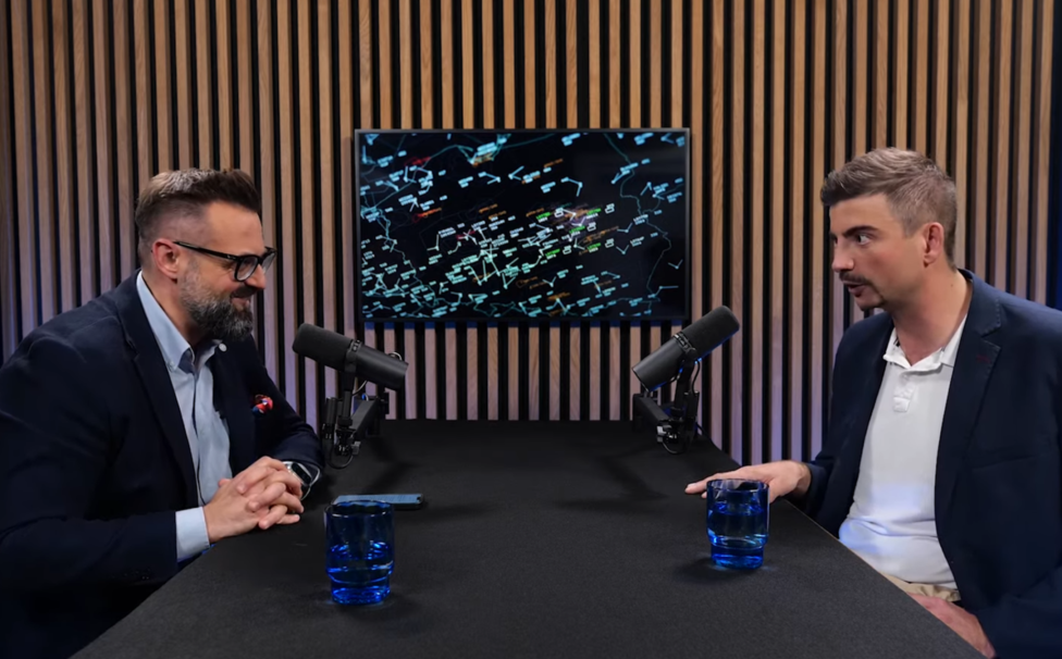 Mateusz Bieńkowski, operator symulatora szkoleniowego w PAŻP gościem wideopodcastu Wysokie Loty (fot. PAŻP)