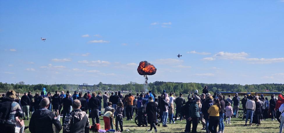 Pokazy lotnicze JedlińSKY (fot. Kamil Dziewierz, Facebook)