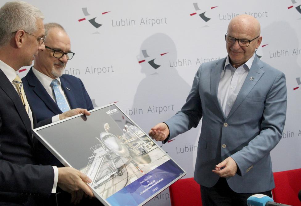 Port Lotniczy Lublin podpisał umowę o współpracy z firmą Welcome Airport Services (fot. fot. Jacek Gański, Port lotniczy Lublin) Port Lotniczy Lublin podpisał umowę o współpracy z firmą Welcome Airport Services (fot. fot. Jacek Gański, Port lotniczy Lublin)