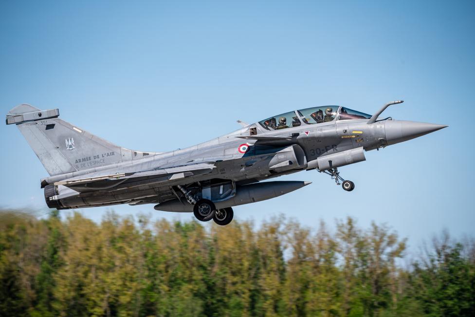 Rafale francuskich Sił Powietrznych - start (fot. Dowództwo Generalne RSZ)