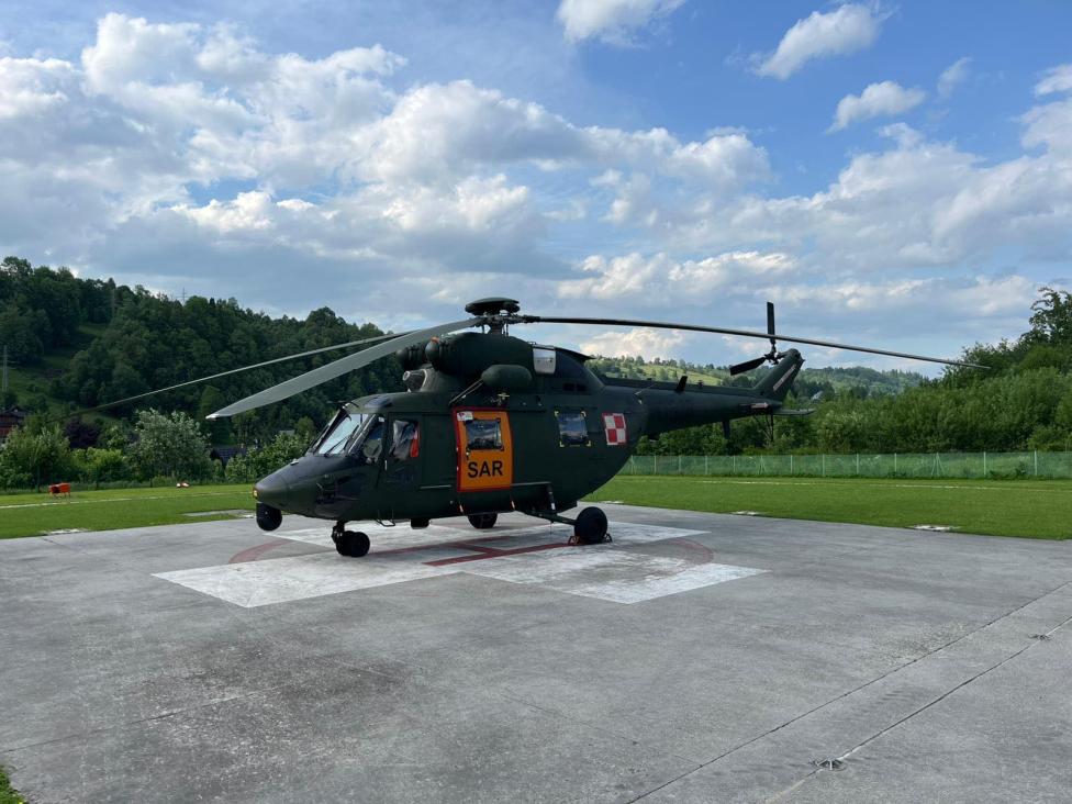 Sokół Lotniczej Grupy Poszukiwawczo-Ratowniczej z 33.BLTr na lądowisku w Zakopanem (fot. TOPR)
