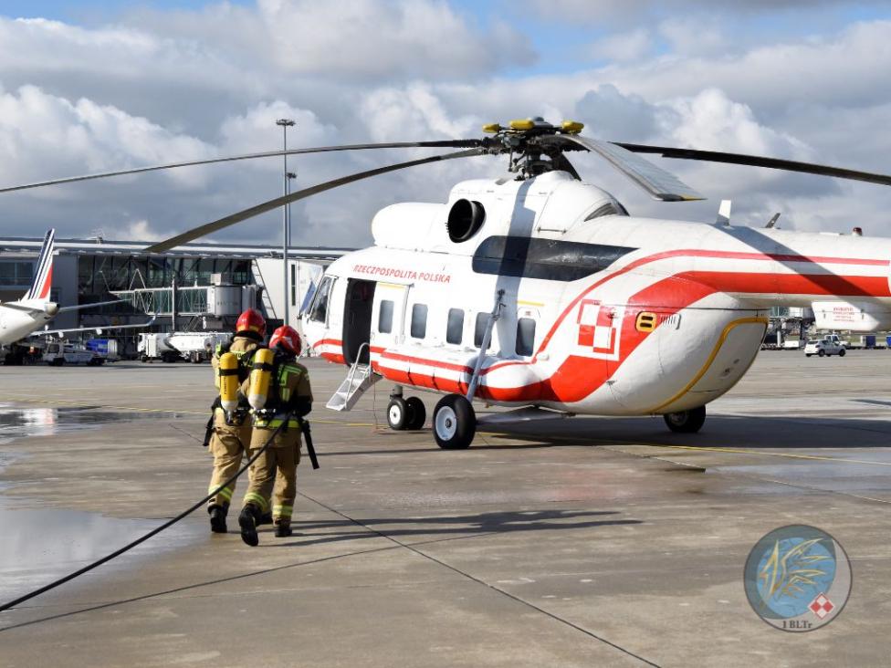 Ćwiczenia służb odpowiedzialnych za bezpieczeństwo operacji lotniczych w Wojskowym Porcie Lotniczym w Warszawie (fot. 1 Baza Lotnictwa Transportowego)