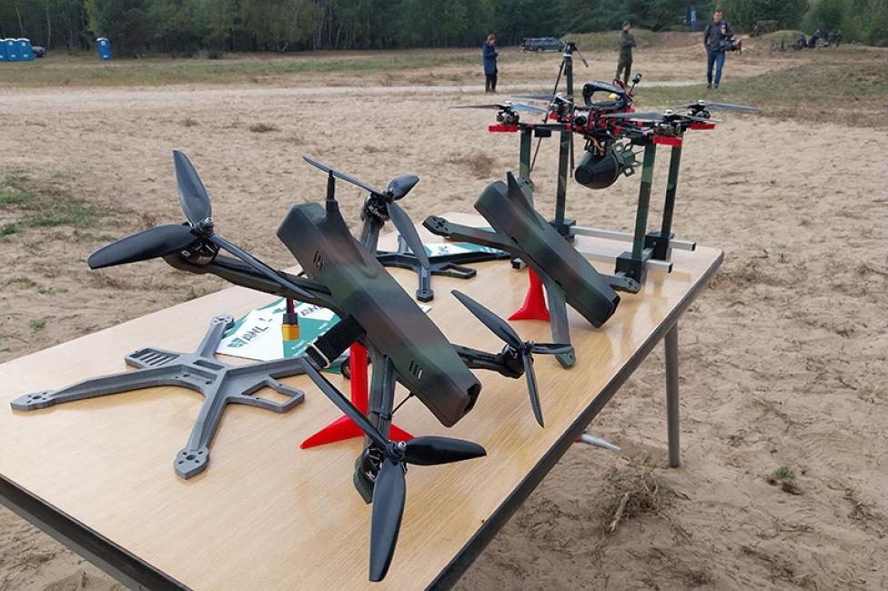 Drony z projektu 'Owad' Akademii Wojsk Lądowych (fot. Łukasz Zalesiński)