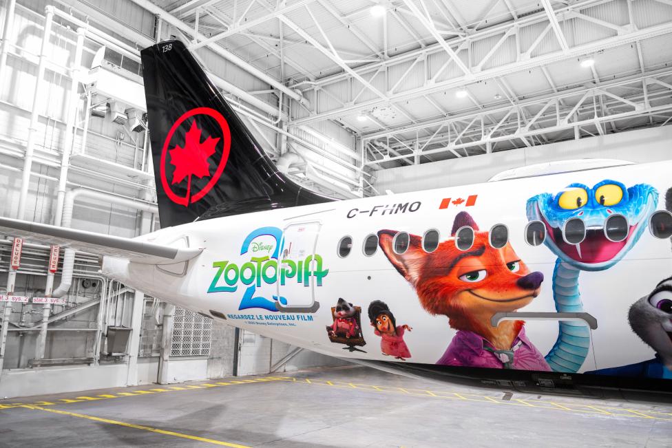 A220 linii Air Canada w nowym malowaniu z motywem filmu 'Zootopia 2' (fot. Air Canada)