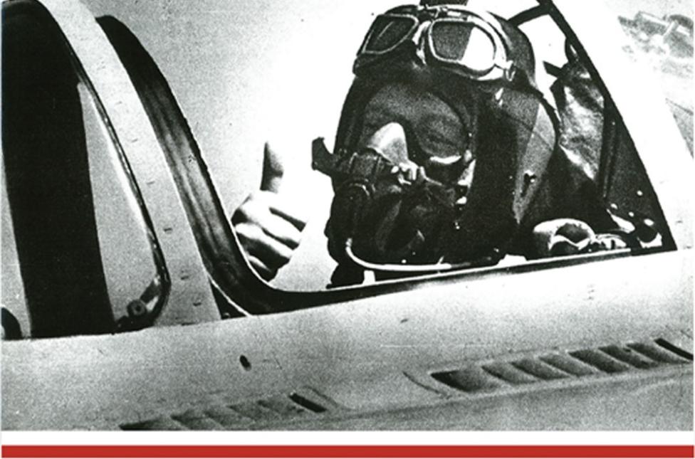 Pilot za sterami samolotu (fot. WIML)