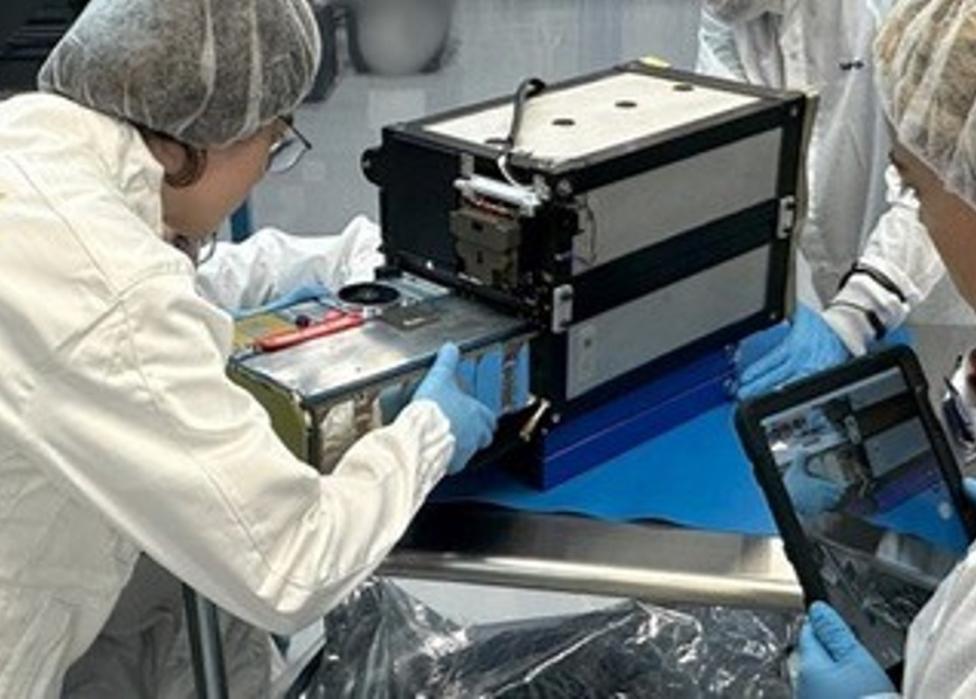 Satelita PW6U (fot. SatRev)2