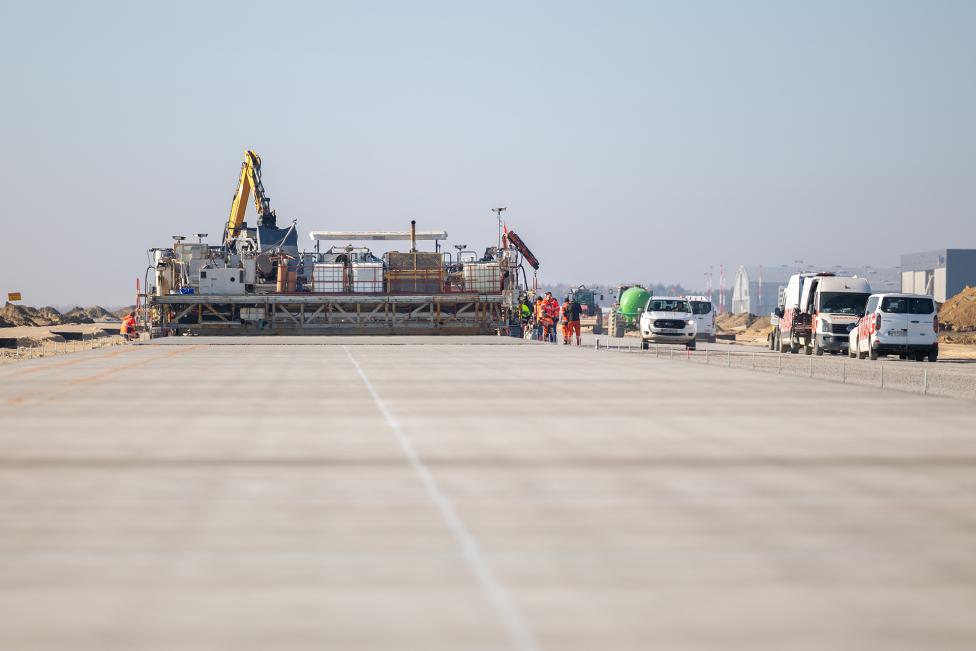 II etap budowy równoległej drogi kołowania w Porcie Lotniczym Rzeszów-Jasionka (fot. Port Lotniczy Rzeszów-Jasionka)