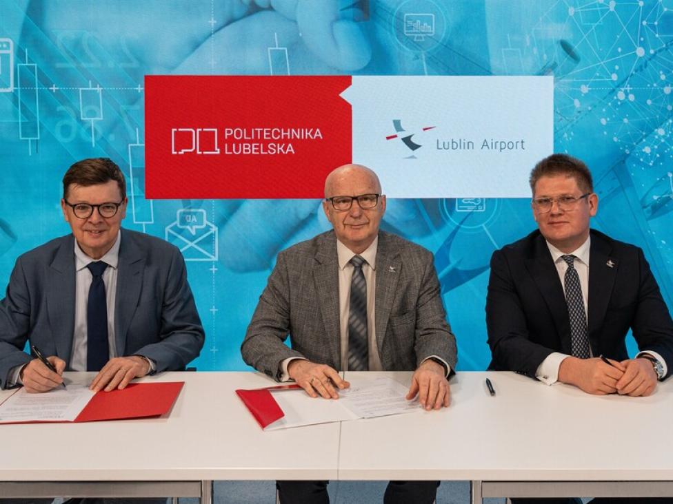 Podpisanie listu intencyjnego przez przez Politechnikę Lubelską i Port Lotniczy Lublin S.A. (fot. Tomasz Maślona, Studencka Agencja Fotograficzna)