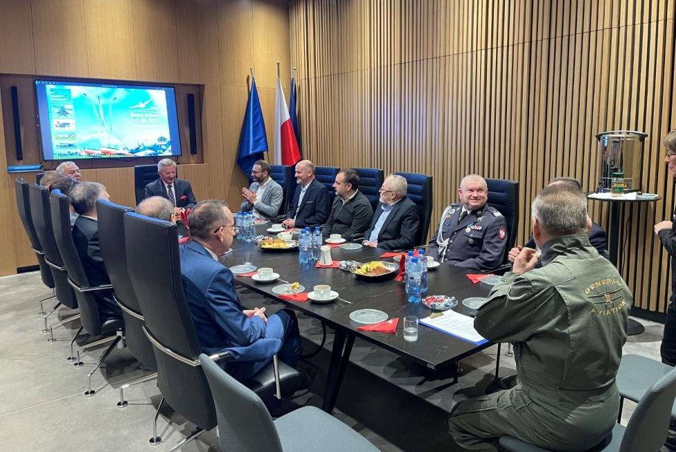 Spotkanie w Sali Generalskiej Muzeum Wojska Polskiego, na terenie Cytadeli Warszawskiej (fot. mazuryairshow.pl)