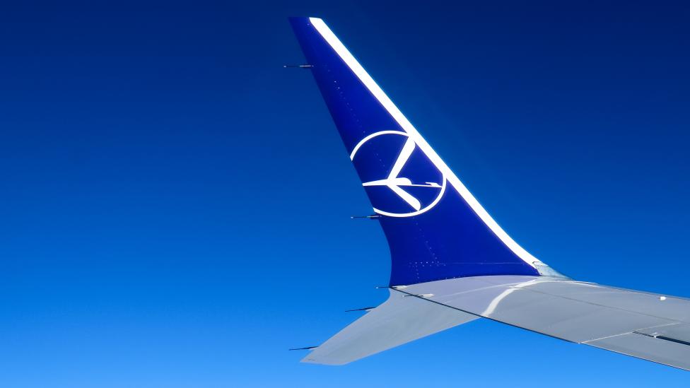 Winglet skrzydła samolotu B737 MAX 8 LOT-u (fot. Kamil Wrzosek)