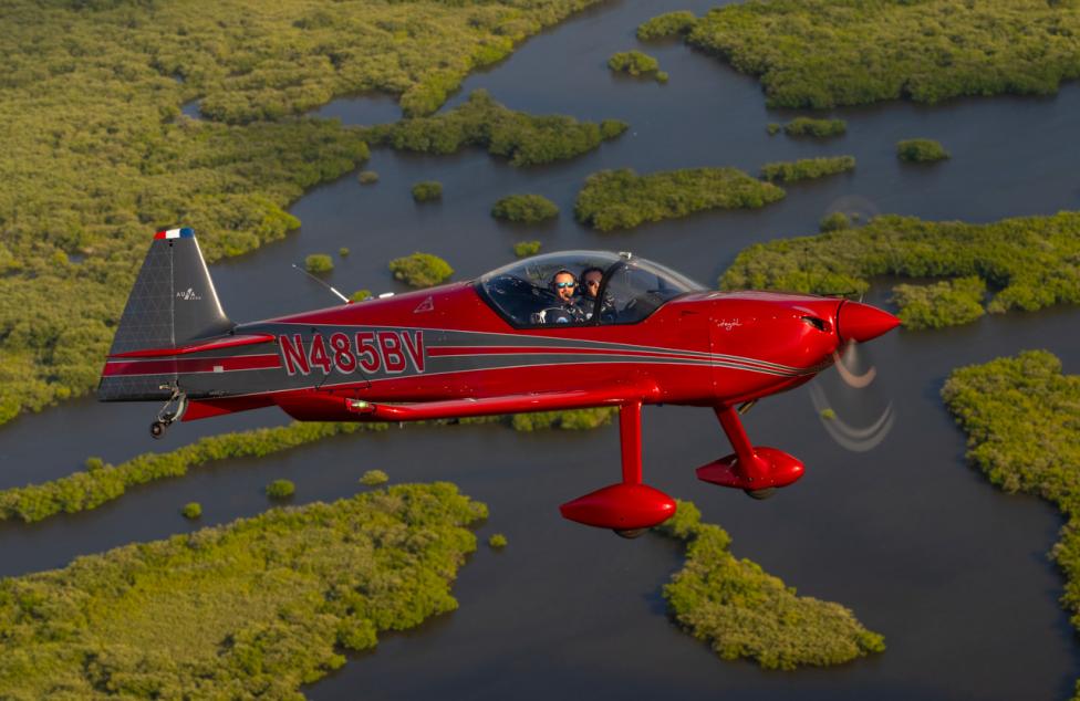 Samolot Integral R, fot. James Darcy, źródło_Aura_Aero