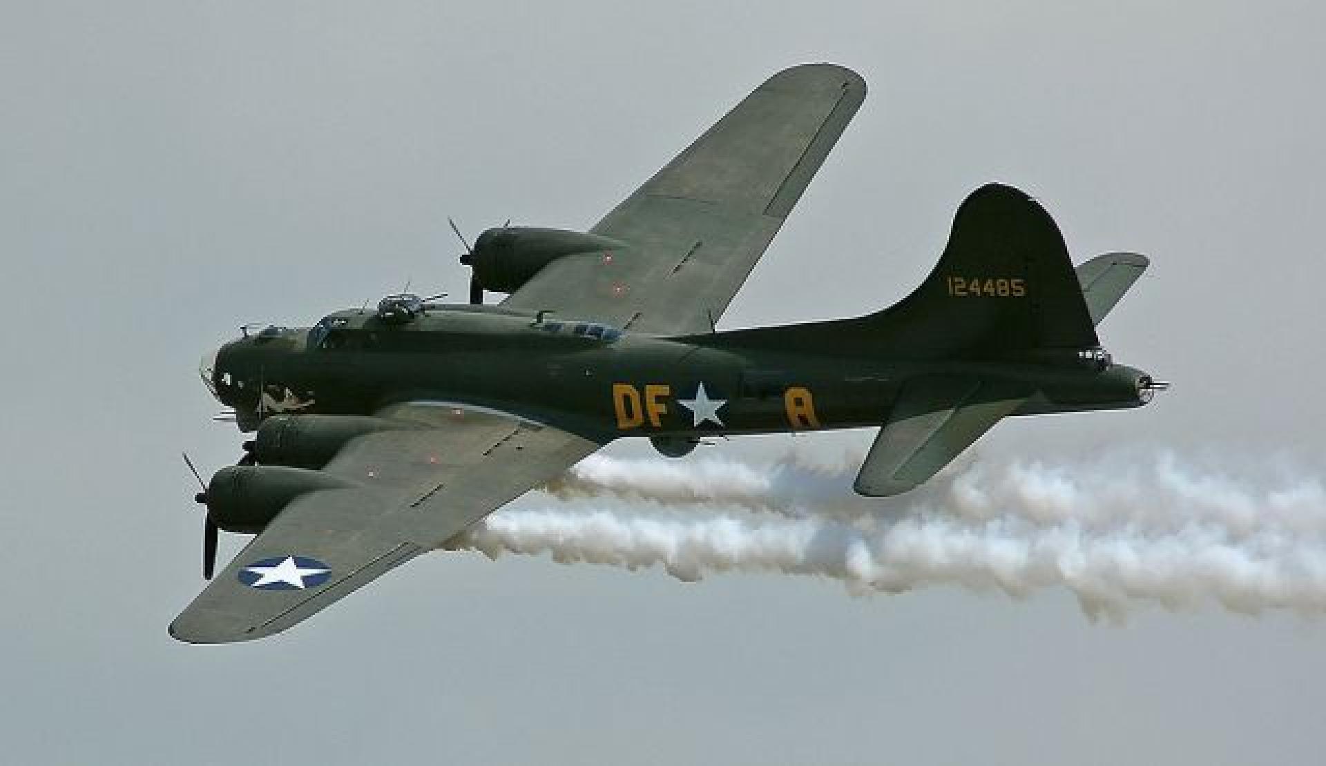 Z Serii "Spotkania Przy Samolocie": Boeing B-17 Flying Fortress ...