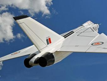 Avro Canada CF-105 Arrow (fot. Dennis Jarvis (Flickr: DSC_6934 - Canadian Pride)/CC BY-SA 2.0/Wikimedia Commons)