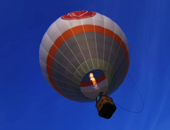 Balon na niebie (fot. Górskie Zawody Balonowe/FB)