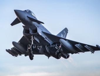 Typhoon z pociskiem powietrze-powietrze Meteor (fot. Eurofighter Typhoon)
