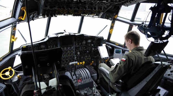 Dziennik pilota Herculesa/ fot.  sierż. sztab. Zachary Wolf/ Joint base Elmerdorf-Richardson/ Public Affairs/ www.dvidshub.net