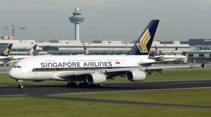 Lotnisko Heathrow i linie lotnicze Singapore Airlines będą oszczędzać paliwo