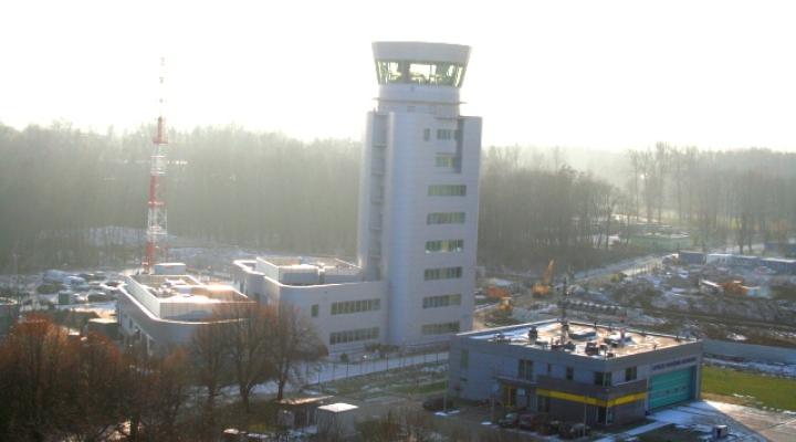 Nowa wieża kontroli lotniska w Krakowie (fot. PAŻP)