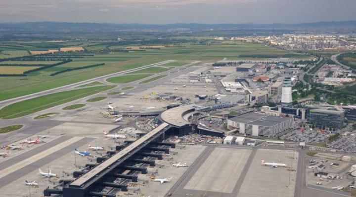 Port lotniczy Wiedeń-Schwechat (fot. Hansueli Krapf/CC BY-SA 3.0/Wikimedia Commons)