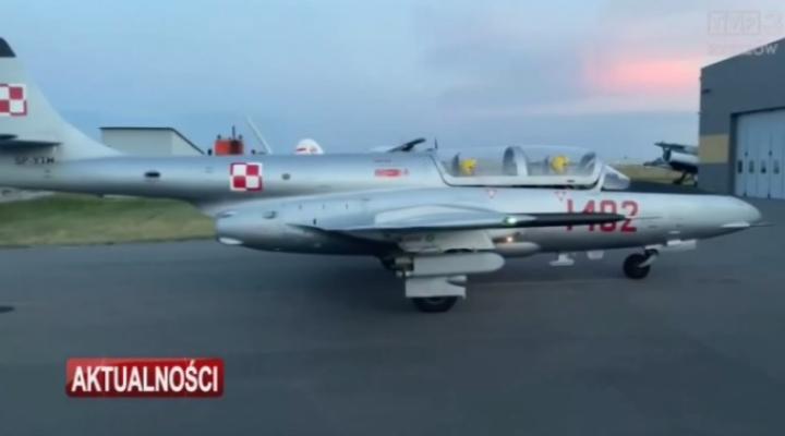 TS-11 Iskra na lotnisku w Mielcu, fot. kadr TVP