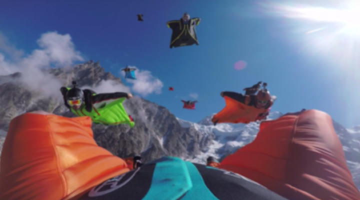 Wingsuit: Pierwszy skok 12 osób z Aiguille du Midi (fot. redbull.com)