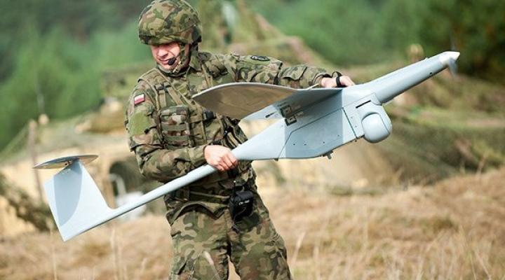 Armia kupi uzbrojone drony (fot. st. chor. mar. Arkadiusz Dwulatek / Combat Camera DORSZ)