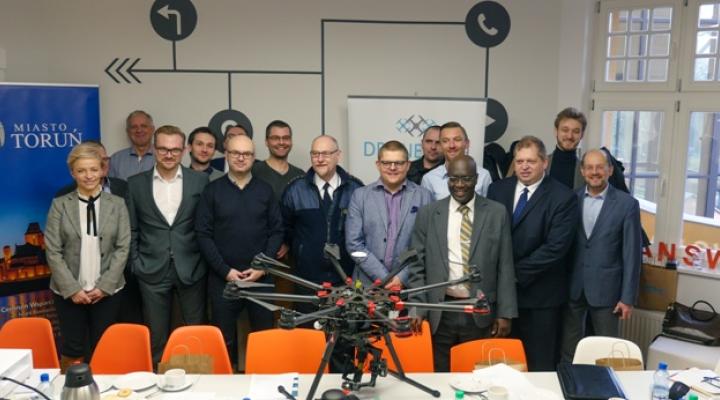 Spotkanie dotyczące pilotażu usług dronowych (fot. Instytut Wspierania Nowych Technologii)