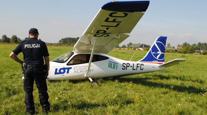 Wypadek samolotu na lotnisku w Piotrkowie Trybunalski, źródło: policja.gov.pl