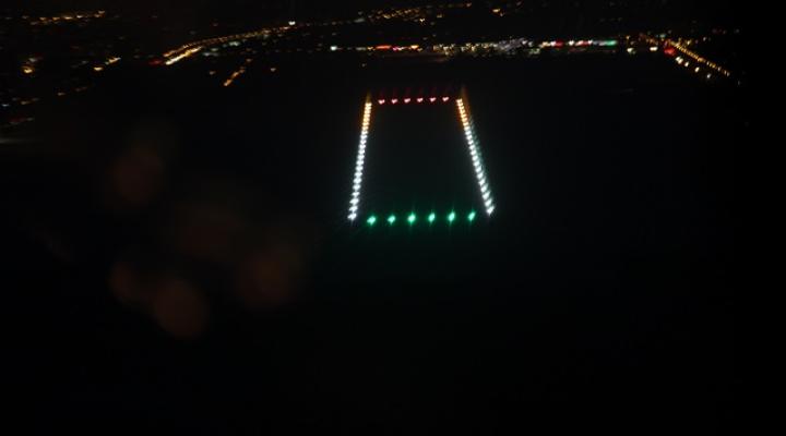 Nowe światła nawigacyjne na lotnisku Babice 