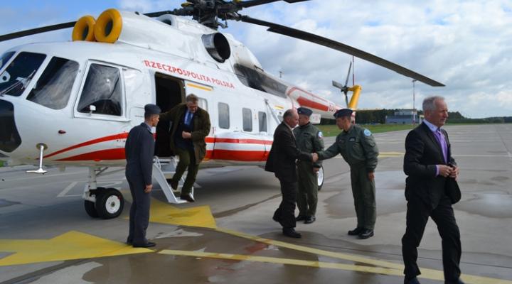 Wizyta Senackiej Komisji Obrony Narodowej w 32. Bazie Lotnictwa Taktycznego w Łasku 