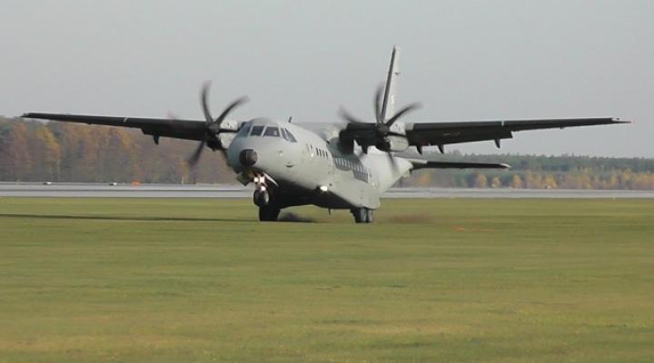 C-295M znowu startowały z trawy (fot. st. szer. Tomasz Machowiak)