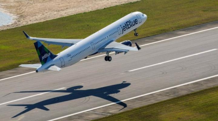 Pierwszy samolot firmy Airbus złożony w Mobile startuje do dziewiczego lotu (fot. Airbus)