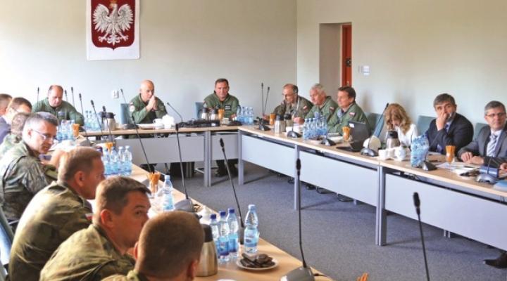 Spotkanie w sprawie eksploatacji samolotów M-28 (fot. mjr Łukasz Baranowski)