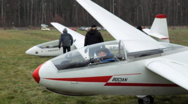 Mikołajkowe zawody na celność lądowania w Aeroklubie ROW (fot. aeroklub.rybnik.pl)