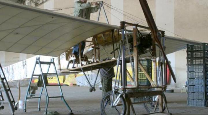Pasjonaci lotnictwa budują replikę Blériot XI (fot. JD/lubin.pl)