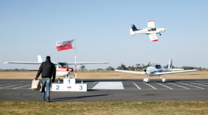 III Poznańskie Zawody Samolotowe w Celności Lądowania, Bednary 2015 (fot. Wojciech Cwojdziński)