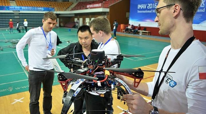 Studenci Politechniki Rzeszowskiej na międzynarodowych zawodach dronów IMAV (fot. arch. EUROAVIA-Rzeszów)