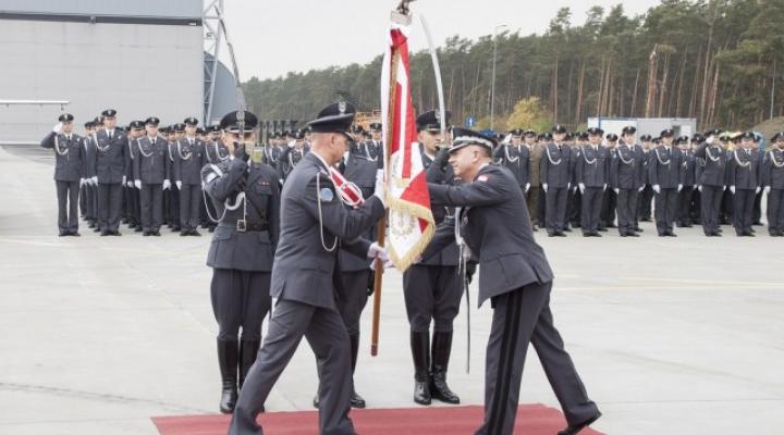 Zmiana na stanowisku dowódcy 3. SLTr (fot. 3sltr.wp.mil.pl)