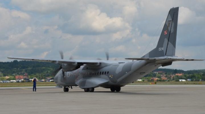 Samolot transportowy CASA C-295M o numerze 024 (fot. kpt. Maciej Nojek)