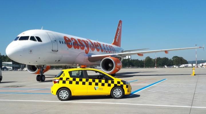 Nowe samochody „marszałków” na krakowskim lotnisku (fot. Port Lotniczy Kraków)