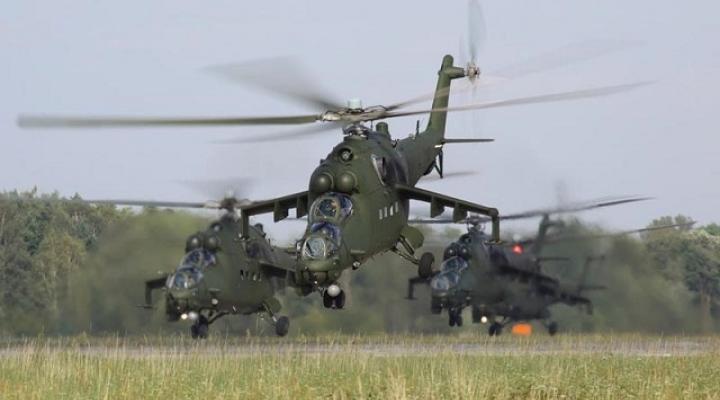 Śmigłowce Mi-24 należące do 1 BLWL, fot. polska-zbrojna