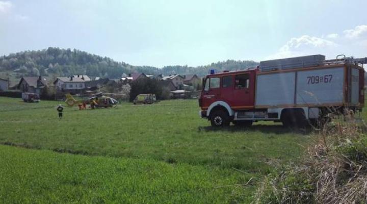 Wypadek paralotniarza w Świnnej (fot. OSP Świnna)