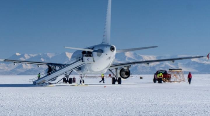 Samolot komunikacyjny na Antarktydzie, fot. Aerotime