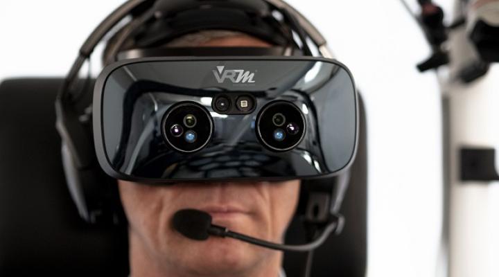 Urządzenie szkoleniowe symulacji lotu (FSTD) oparte na wirtualnej rzeczywistości (VR), fot. EASA