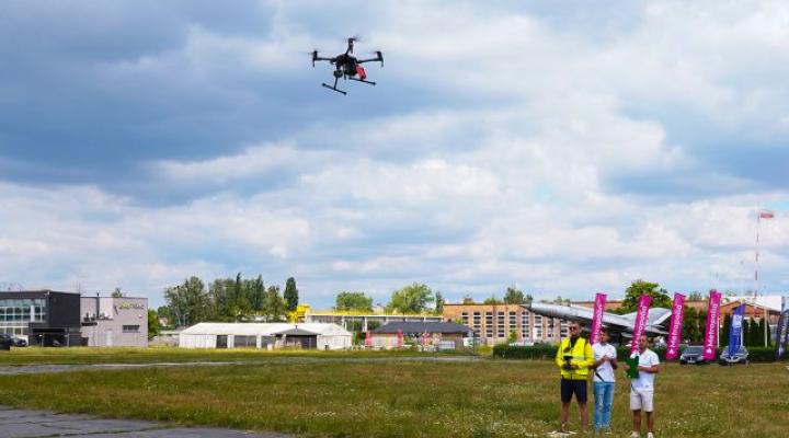 Testy Światowej Organizacji Pilotów Dronów na terenie Aeroklubu Gliwice, fot. cedd.pl